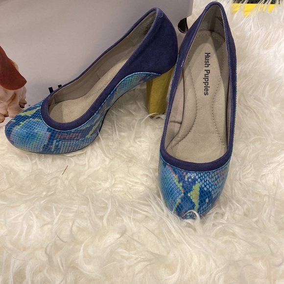 Hush Puppies Blue Snakeskin Pumps NWT - Picture 3 of 5